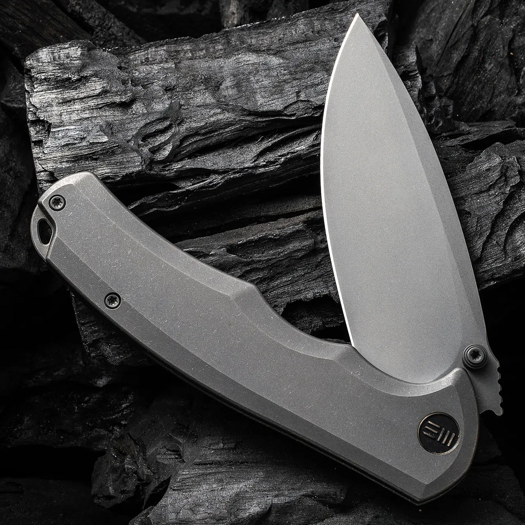 Kaviso Exclusive WE Knife Praxis with S35VN Blade, Titanium Frame Lock, Stonewashed Blade, Dual thumbstuds