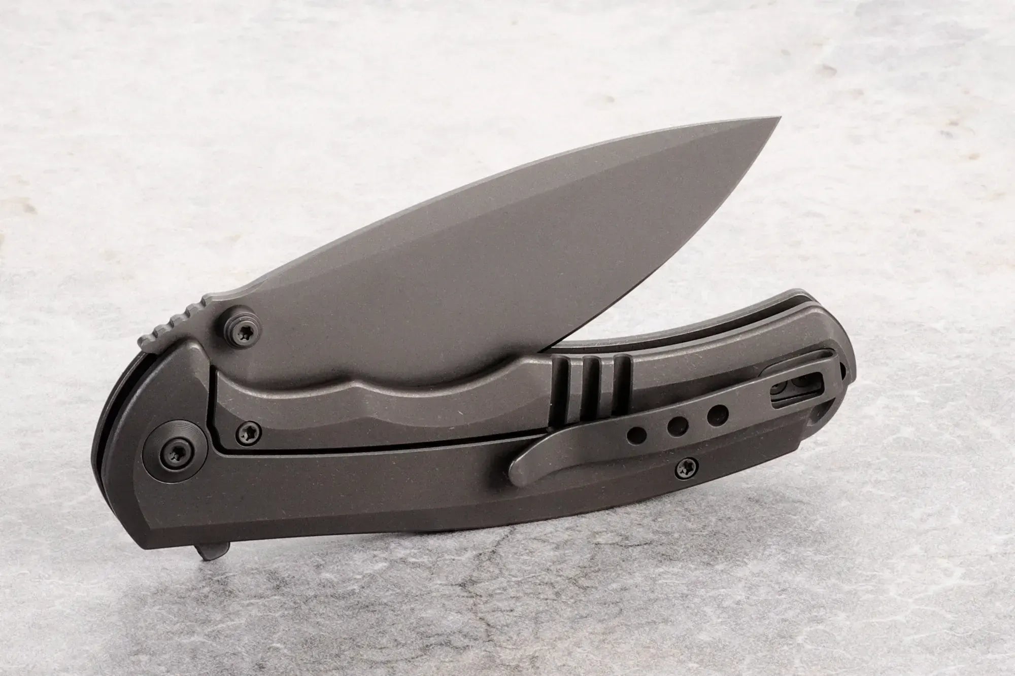 Kaviso Exclusive WE Knife Praxis with S35VN Blade, Titanium Frame Lock, Stonewashed Blade, Dual thumbstuds