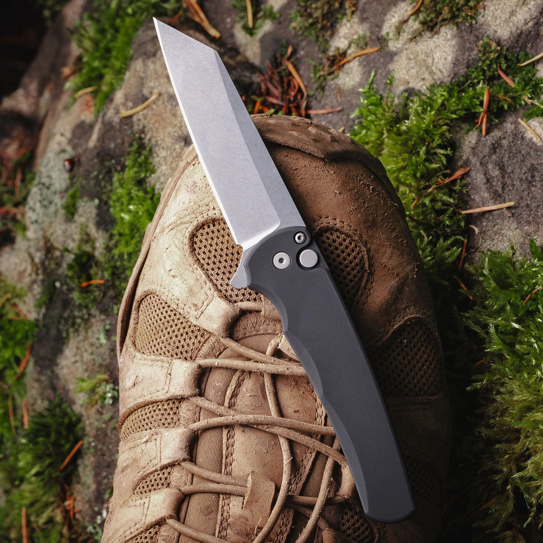 Pro-Tech Malibu Flipper Reverse Tanto MagnaCut — Magnacut Folding Knife