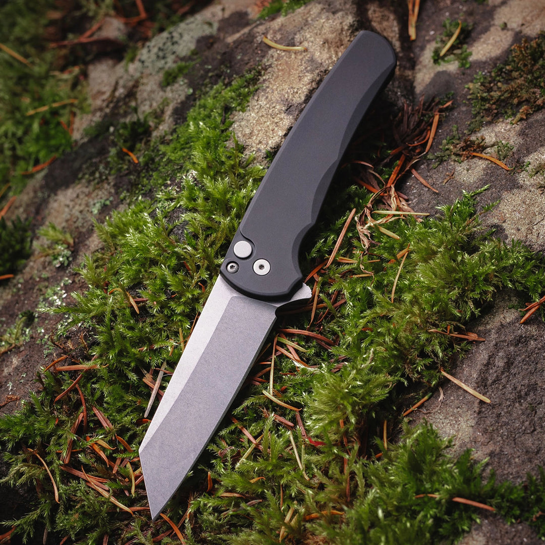Pro-Tech Malibu Flipper Reverse Tanto MagnaCut — Magnacut Folding Knife