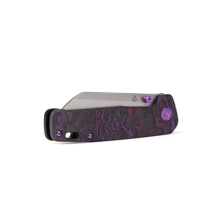 Kaviso x QSP Penguin FatCarbon with Purple Haze Cross-cut Scales and SuperClean Elmax Stonewashed Blades with Titanium Frame Lock (Diagonal profile)