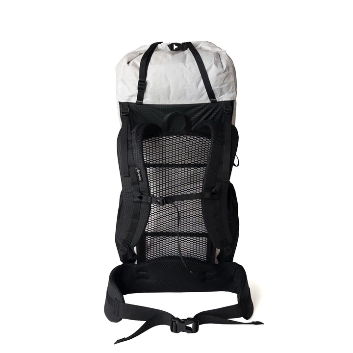Bonfus Aerus 55L ultralight pack white detail - DCF construction and mesh pocket on white colorway