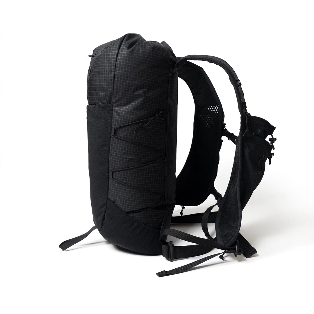 Bonfus Fastus 23L ultralight fastpacker black side view - slim 23 liter profile for speed hiking