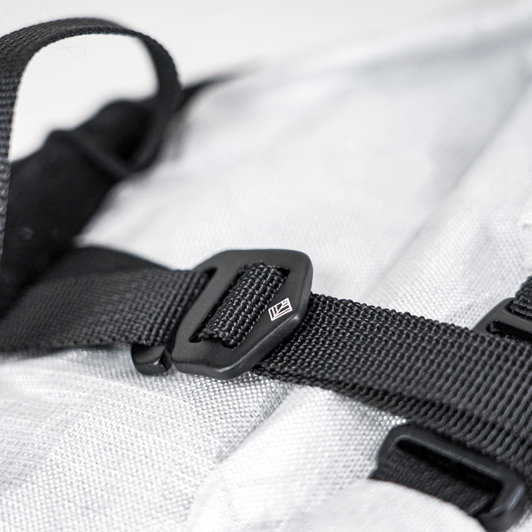 Bonfus Fastus 23L ultralight fastpacker white side view - slim profile DCF pack for fast hiking