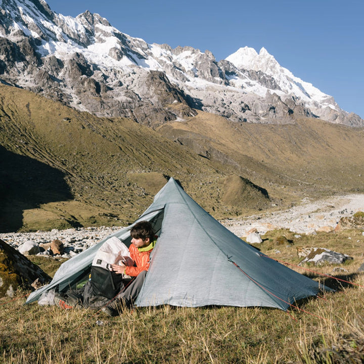 Bonfus Framus 58L ultralight pack in Peru - thru-hiking with DCF Dyneema backpack in mountain terrain