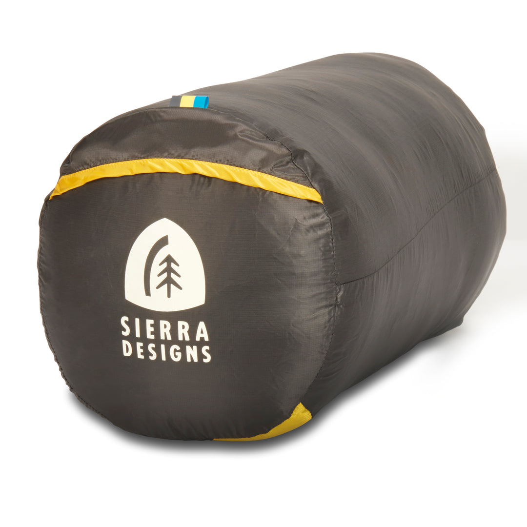 Sierra Designs Cloud 20 degree Down Quilt Sleeping bag 15d ripstop nylon and 800FP PFC-free DriDown for ultralight backpacking, camping, hiking